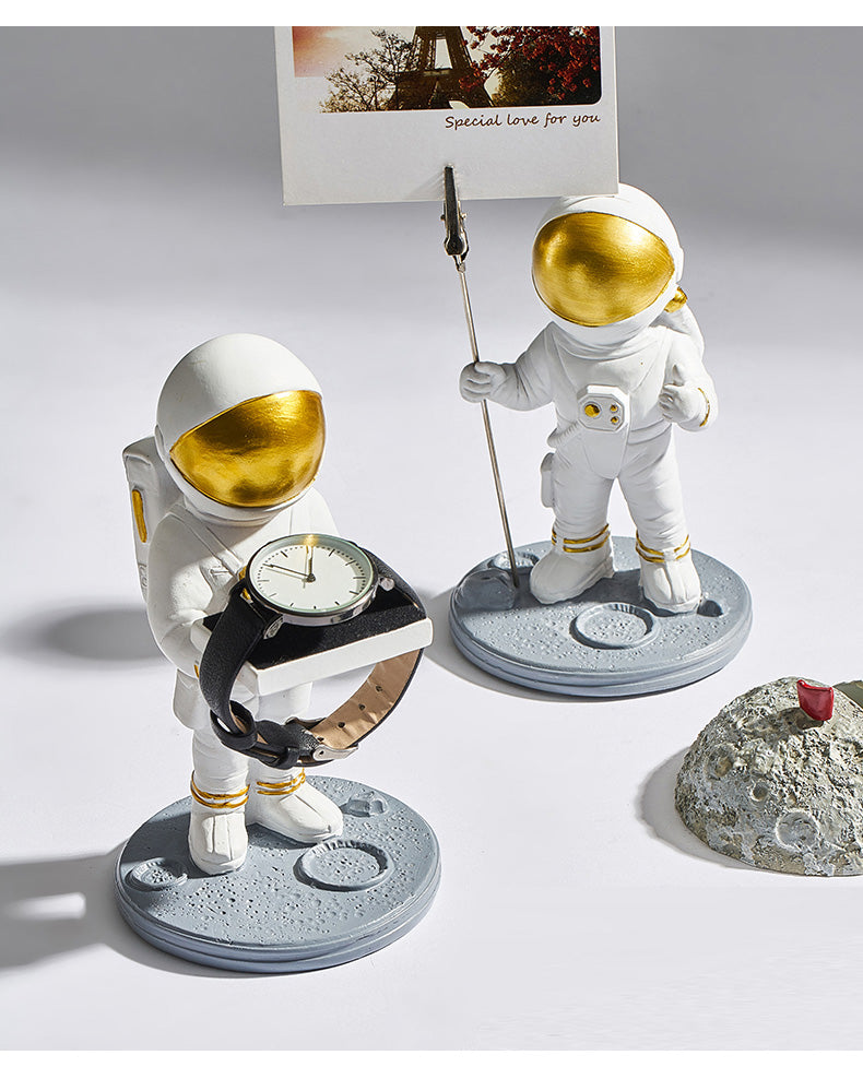 astronaut desk accessory for study notes